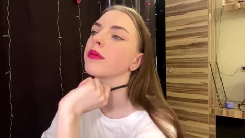 Snapshot of caylakimbro chatting on March 1, 9:11 am Polly online show from March 1, 9:11 am