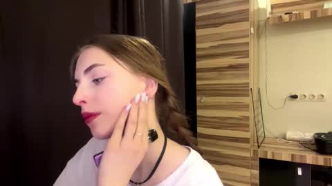 Snapshot of caylakimbro chatting on March 13, 6:20 am Polly online show from March 13, 6:20 am