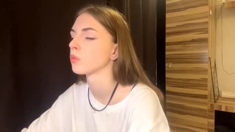 Snapshot of caylakimbro chatting on March 26, 9:15 am Polly online show from March 26, 9:15 am