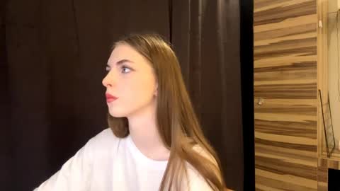 Snapshot of caylakimbro chatting on March 27, 8:26 am Polly online show from March 27, 8:26 am