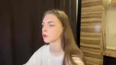 Snapshot of caylakimbro chatting on March 30, 8:48 am Polly online show from March 30, 8:48 am