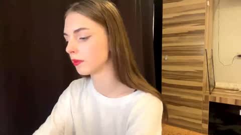 Snapshot of caylakimbro chatting on March 31, 10:04 am Polly online show from March 31, 10:04 am