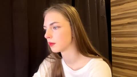 Snapshot of caylakimbro chatting on April 2, 6:00 am Polly online show from April 2, 6:00 am