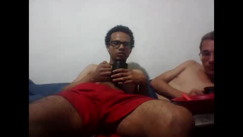 Snapshot of cazalhotbr chatting on December 1, 10:21 pm hanging out online show from December 1, 10:21 pm