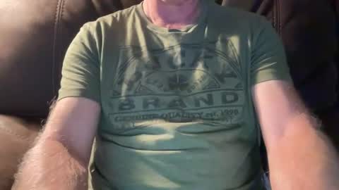 Snapshot of cbjohnjohn chatting on June 22, 5:15 am John online show from June 22, 5:15 am