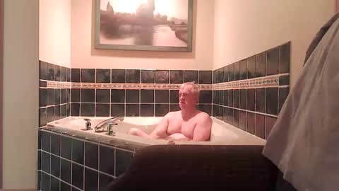 Snapshot of cclfhw8962753 chatting on February 18, 3:46 am cclfhw8962753 online show from February 18, 3:46 am