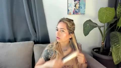 Snapshot of ccuteass chatting on January 14, 3:36 pm ccuteass online show from January 14, 3:36 pm