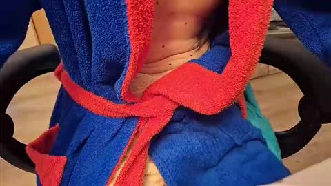 Snapshot of cdact84 chatting on December 5, 10:24 am cdact84 online show from December 5, 10:24 am