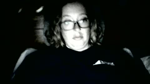 cdutton1997 online show from June 16, 2:36 am