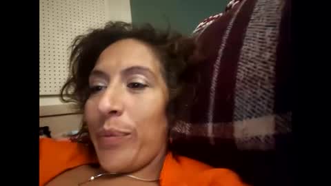 Snapshot of cece_vibez chatting on October 17, 7:55 am cece_vibez online show from October 17, 7:55 am