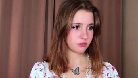 Lina  online show from February 28, 7:15 pm