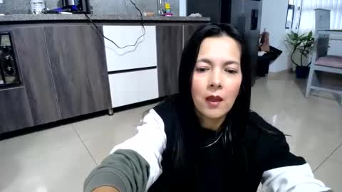 ceci online show from February 28, 10:50 pm