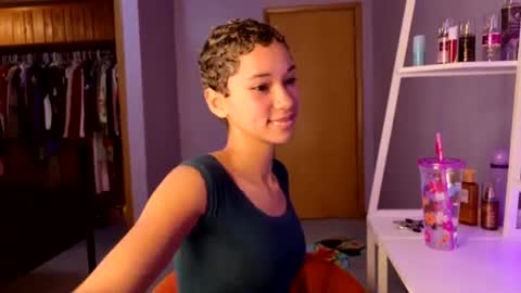 Snapshot of cedaya555 chatting on February 6, 9:12 am CEDAYA555 online show from February 6, 9:12 am