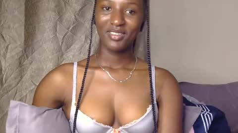 cee_queen online show from June 19, 2:32 pm