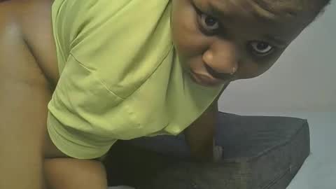 ceepretty25 online show from April 27, 1:58 am