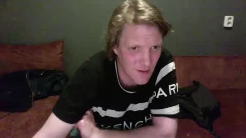 Snapshot of ceezeee chatting on March 6, 3:03 am ceezeee online show from March 6, 3:03 am