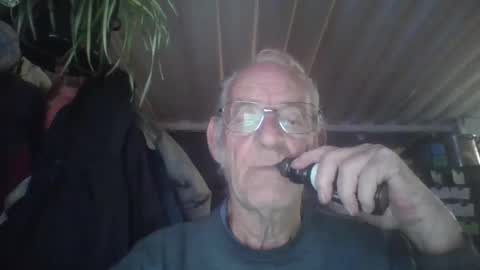 Snapshot of cef539 chatting on October 5, 3:49 am Chuck online show from October 5, 3:49 am