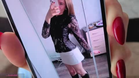Snapshot of cel1ne_secret chatting on April 16, 6:14 am Josie Manesi online show from April 16, 6:14 am