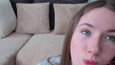 Snapshot of cel1ne_secret chatting on May 1, 6:07 am Josie Manesi online show from May 1, 6:07 am