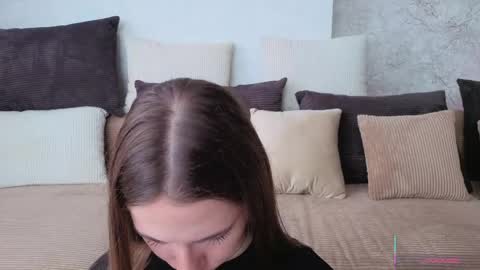 Snapshot of cel1ne_secret chatting on May 4, 6:20 am Josie Manesi online show from May 4, 6:20 am
