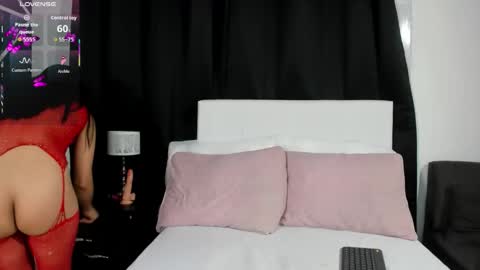 Snapshot of celeeste_rose chatting on October 26, 2:17 am CELESTE ROSE online show from October 26, 2:17 am