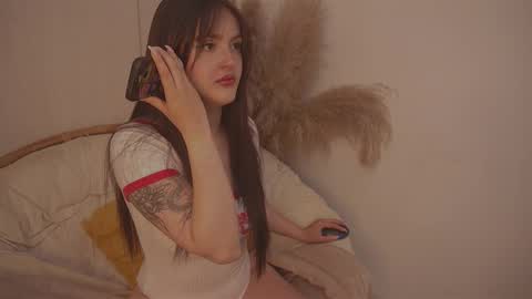 Snapshot of celeste_angel1 chatting on September 22, 7:05 pm Diane Independent model online show from September 22, 7:05 pm