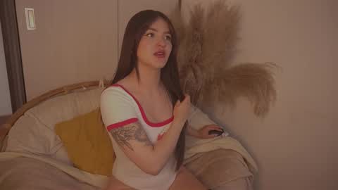 Snapshot of celeste_angel1 chatting on October 3, 8:39 pm Diane Independent model online show from October 3, 8:39 pm