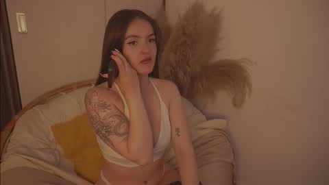 Snapshot of celeste_angel1 chatting on October 15, 9:04 pm Diane Independent model online show from October 15, 9:04 pm