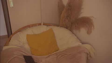 Snapshot of celeste_angel1 chatting on October 16, 8:32 pm Diane Independent model online show from October 16, 8:32 pm