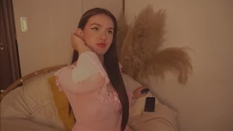 Snapshot of celeste_angel1 chatting on November 4, 8:30 pm Diane Independent model online show from November 4, 8:30 pm