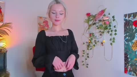 Snapshot of celeste_eyes0n chatting on October 3, 10:18 pm Celeste online show from October 3, 10:18 pm
