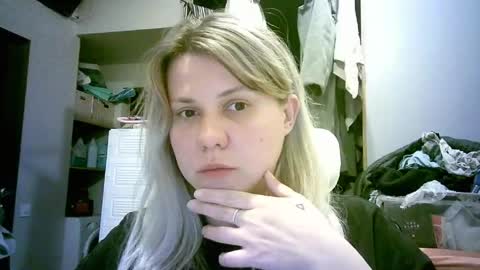 celeste_naughty_ online show from May 5, 10:23 am