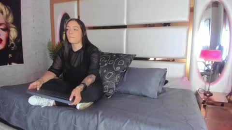 celeste_starsss online show from January 19, 9:13 pm