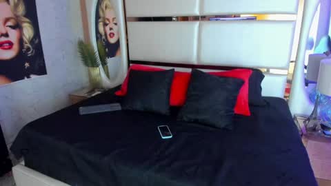 celeste_starsss online show from May 13, 9:22 pm