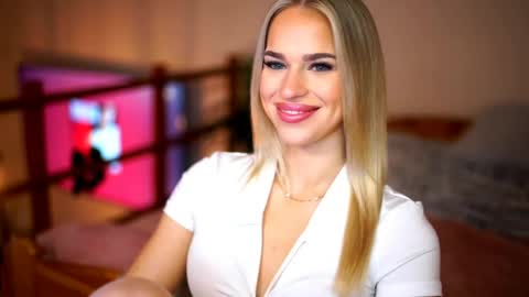 Snapshot of celeste_www chatting on April 25, 8:06 am Sunflower online show from April 25, 8:06 am