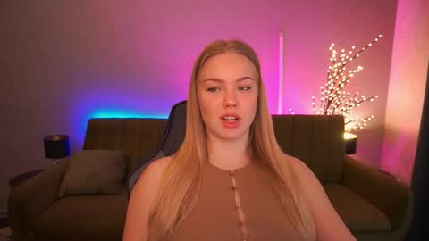 celestenoirr online show from October 13, 6:13 am