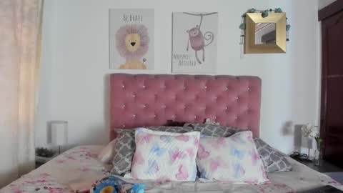 Snapshot of celesteredds chatting on September 19, 11:33 am Celeste online show from September 19, 11:33 am