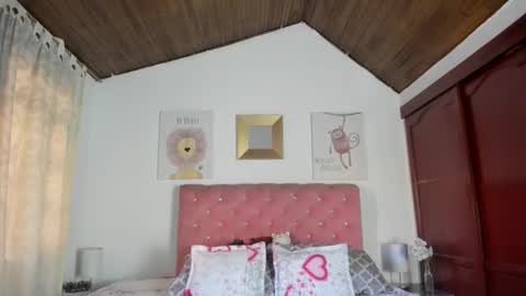 Snapshot of celesteredds chatting on October 22, 11:32 am Celeste online show from October 22, 11:32 am