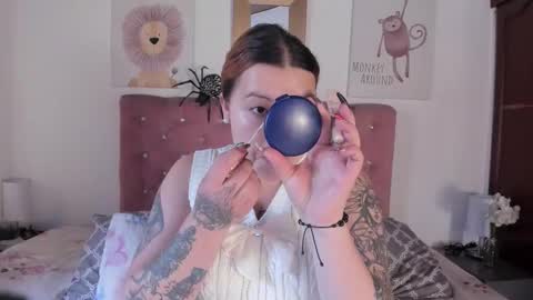 Snapshot of celesteredds chatting on October 31, 11:44 am Celeste online show from October 31, 11:44 am