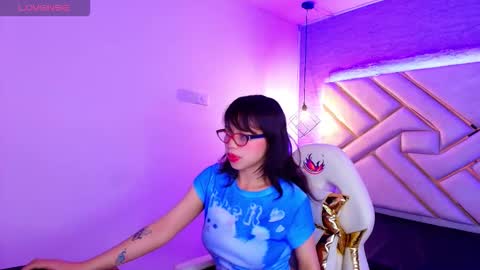 Snapshot of celestesky__ chatting on October 2, 12:23 pm online show from October 2, 12:23 pm