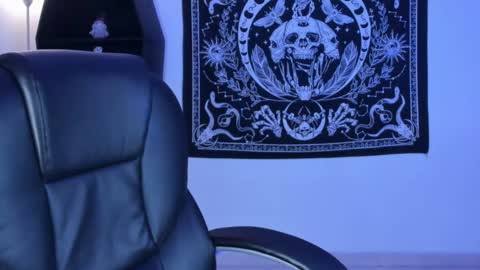   online show from November 12, 11:36 pm