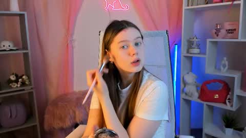 your cute kitty online show from March 10, 4:23 pm
