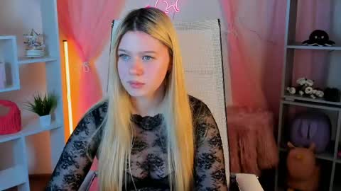 your cute kitty online show from April 29, 6:47 pm