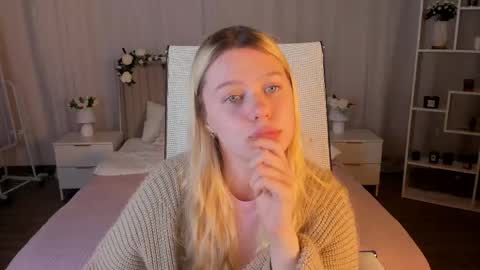 Snapshot of celestinemauriac chatting on May 26, 6:37 pm your cute kitty online show from May 26, 6:37 pm