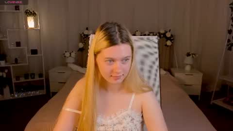 Snapshot of celestinemauriac chatting on June 12, 8:30 pm your cute kitty online show from June 12, 8:30 pm