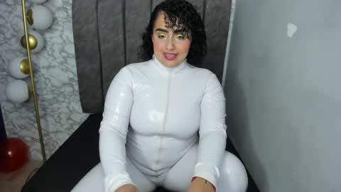 Snapshot of celestte_sweet chatting on December 13, 8:09 am online show from December 13, 8:09 am