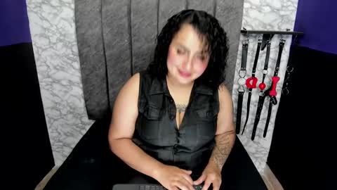 Snapshot of celestte_sweet chatting on February 1, 3:41 am online show from February 1, 3:41 am
