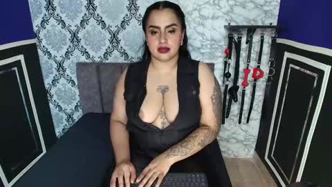 Snapshot of celestte_sweet chatting on February 10, 11:02 pm online show from February 10, 11:02 pm
