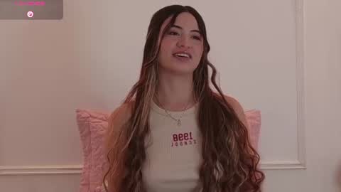 Snapshot of celestte_vanegas chatting on June 22, 5:32 pm celestte_vanegas online show from June 22, 5:32 pm