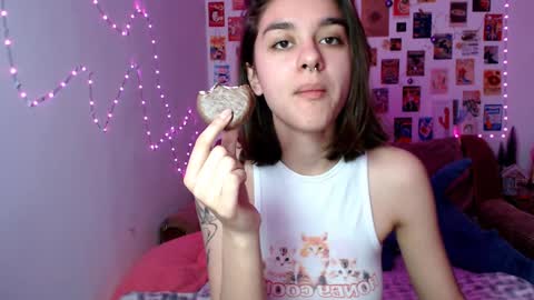 Snapshot of celine_dionn chatting on December 15, 11:45 am Celine online show from December 15, 11:45 am